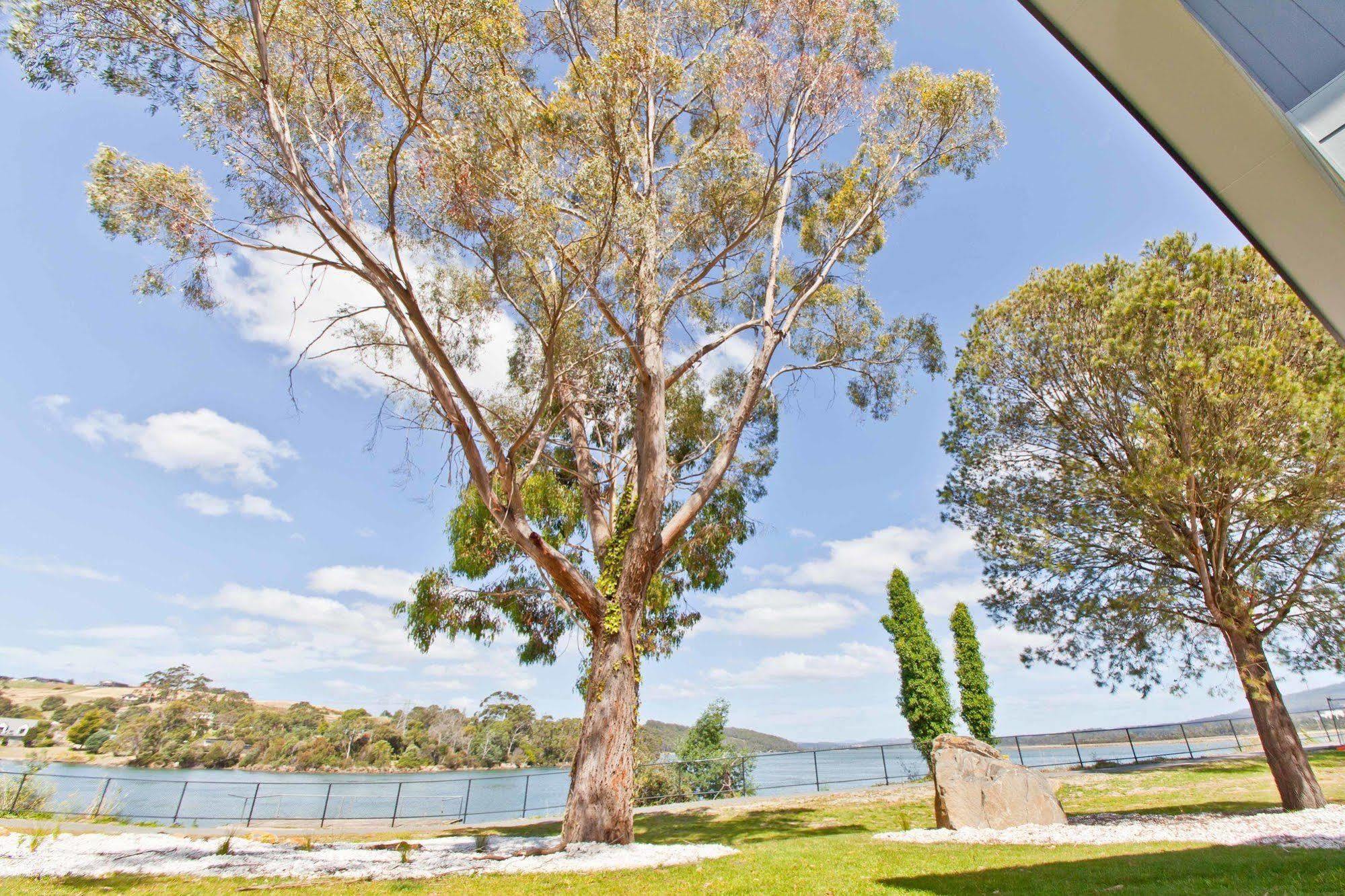 Waterfront Apartments Devonport Luaran gambar
