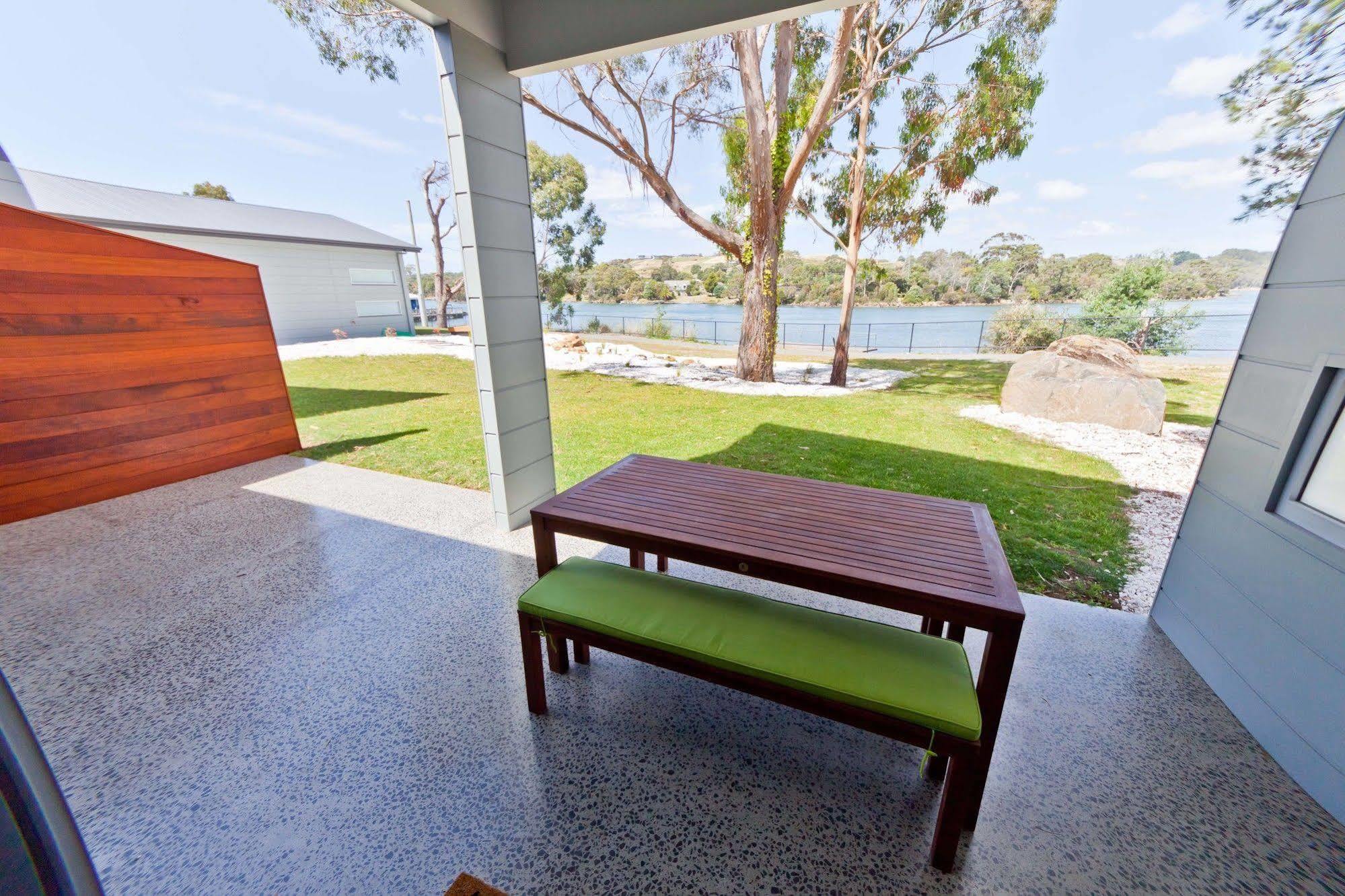 Waterfront Apartments Devonport Luaran gambar